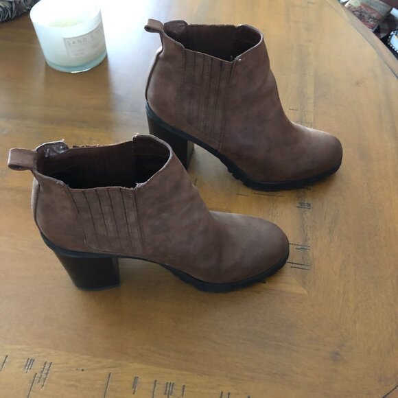 SAM & LIBBY BROWN BOOTS - Picture 3 of 5